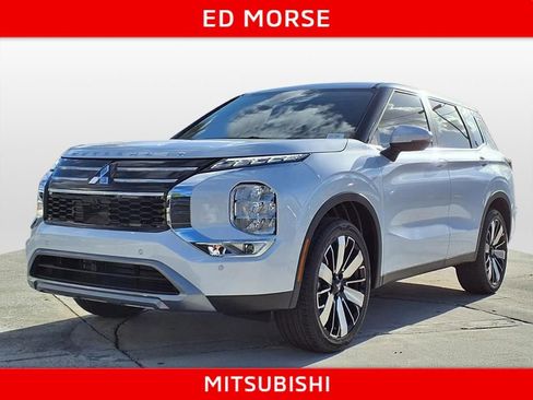 Used 2026 Mitsubishi Outlander SE FWD image 1