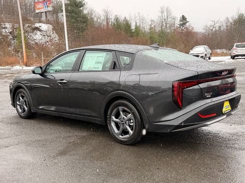 New 2025 Kia K4 LXS image 4