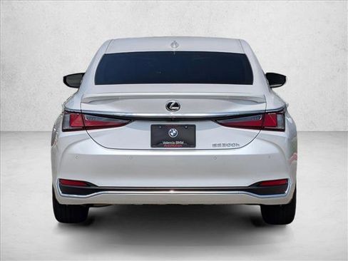 Used 2025 Lexus ES 300h w/ Premium Package FWD image 7