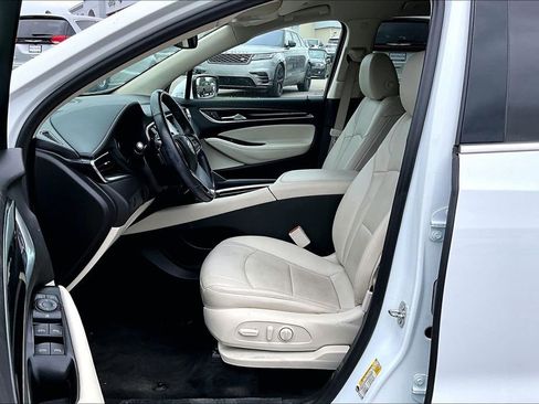 Used 2023 Buick Enclave Essence image 20