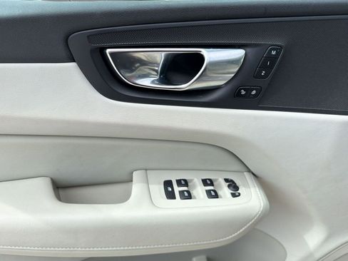 Used 2023 Volvo XC60 B5 Core w/ Climate Package image 13