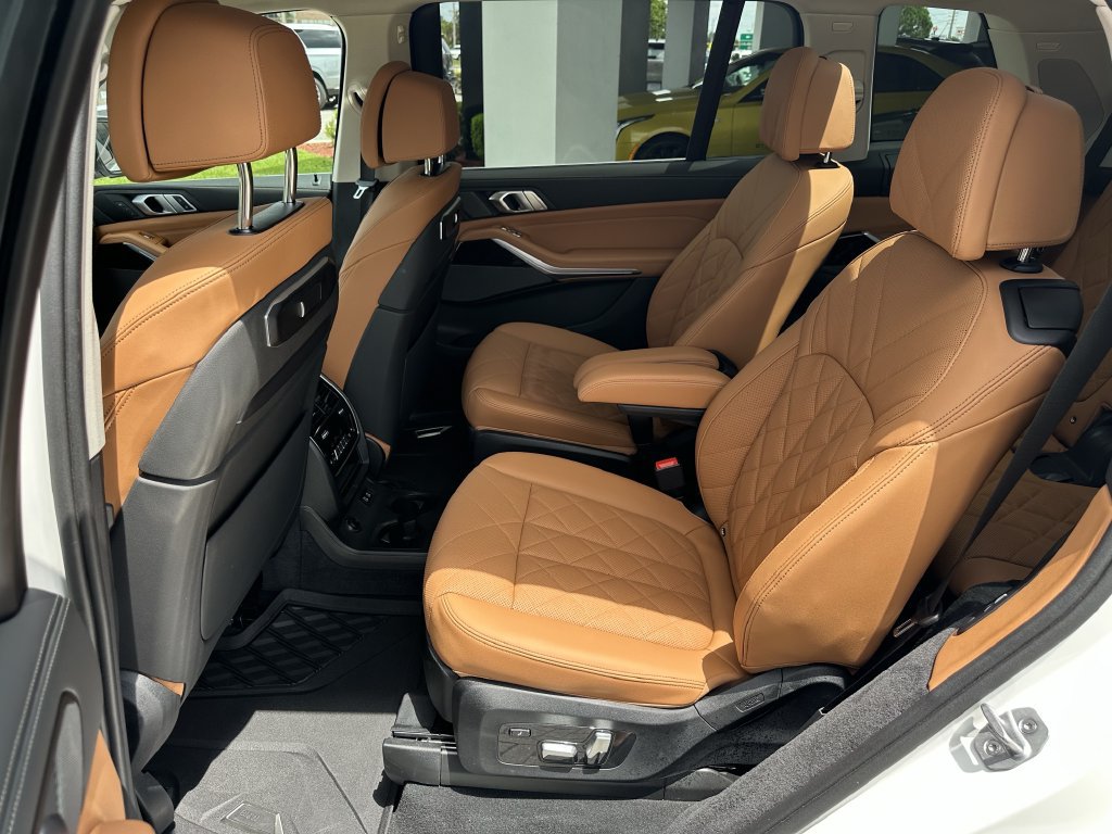 Used 2024 BMW X7 xDrive40i AWD/4WD image 20