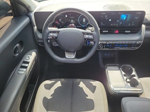Used 2025 Hyundai Ioniq 5 SE RWD image 12