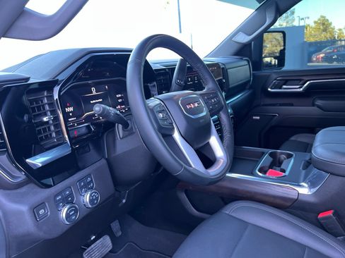 Used 2024 GMC Sierra 2500 SLT w/ SLT Premium Package AWD/4WD image 30