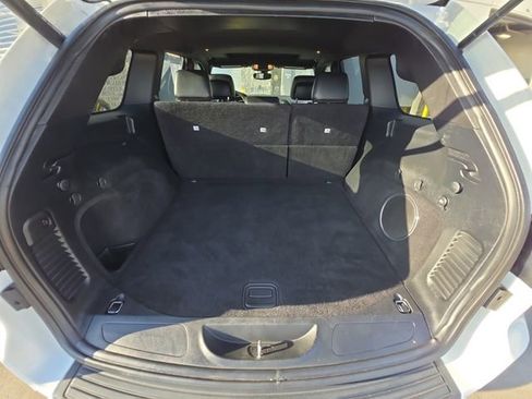 Used 2019 Jeep Grand Cherokee Altitude AWD/4WD image 16
