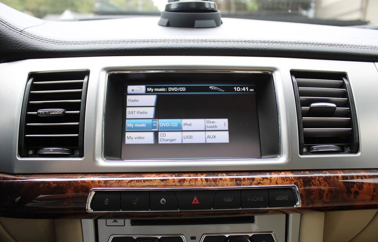 Used 2012 Jaguar XF RWD image 26