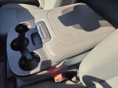 Used 2018 RAM 2500 SLT w/ Luxury Group image 27