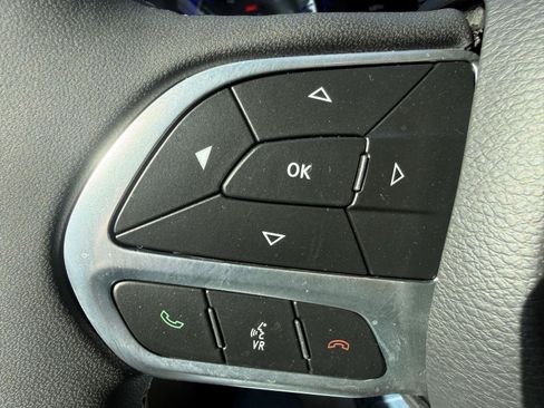 Used 2023 Chrysler Voyager LX FWD image 17