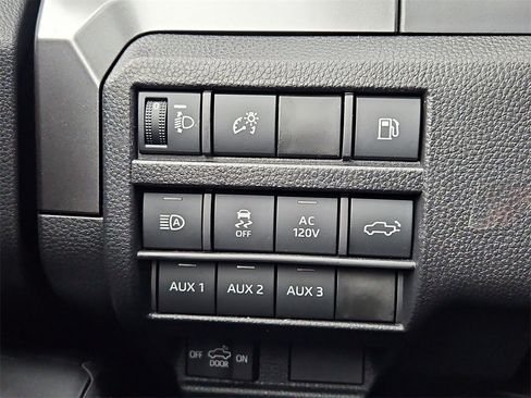 New 2025 Toyota Tacoma 4x4 Double Cab Hybrid image 12