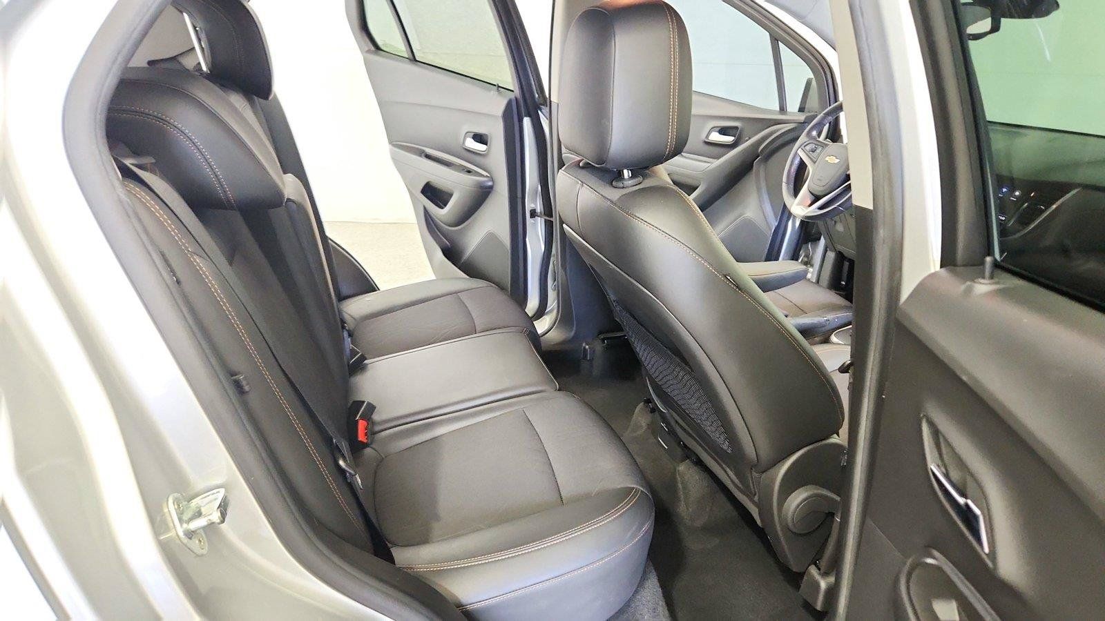 Used 2020 Chevrolet Trax LT w/ LT Convenience Package FWD image 43