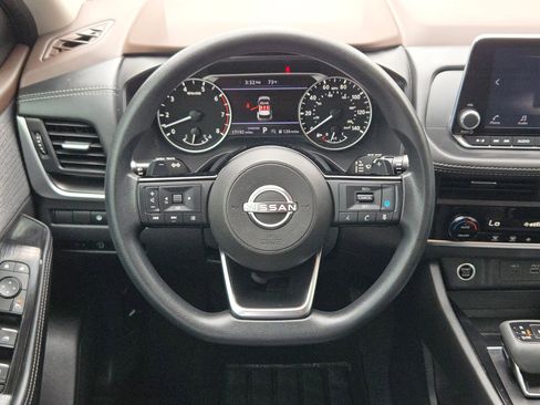Used 2023 Nissan Rogue SV FWD image 19