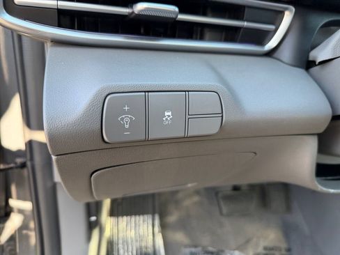 Used 2025 Hyundai Elantra SEL FWD image 19