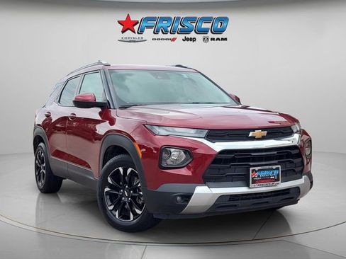 Used 2022 Chevrolet TrailBlazer LT w/ Confidence II Package FWD image 1