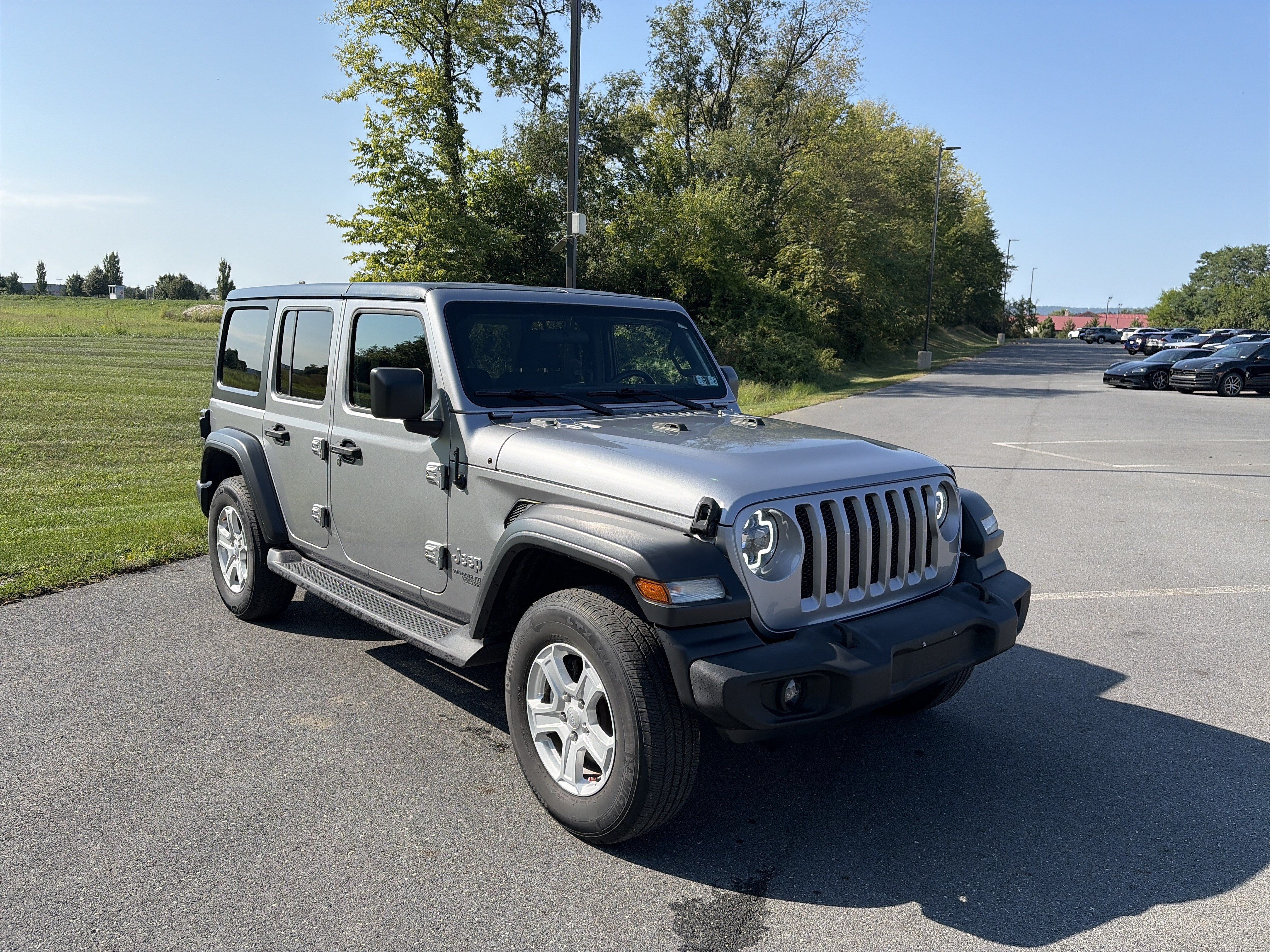 Used 2020 Jeep Wrangler Unlimited Sport S AWD/4WD image 3