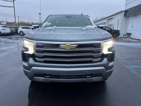 Used 2023 Chevrolet Silverado 1500 High Country w/ Z71 Off-Road Package image 9
