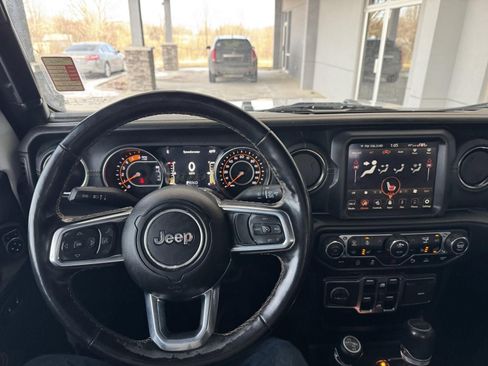 Used 2021 Jeep Gladiator Overland image 14