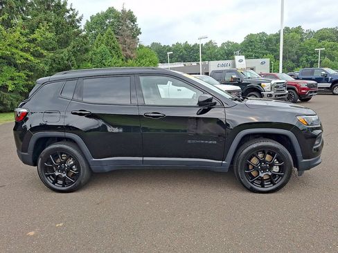 Used 2023 Jeep Compass Latitude AWD/4WD image 10