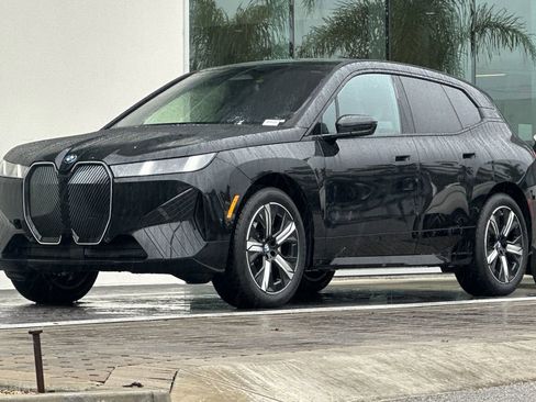 New 2026 BMW iX xDrive60 w/ Premium Package image 7