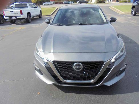 Used 2019 Nissan Altima 2.5 SR image 3