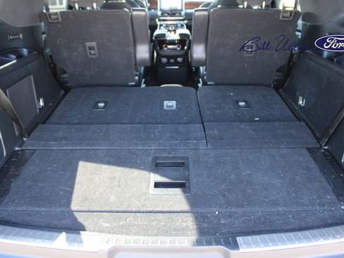 Used 2021 Lincoln Navigator Reserve image 10