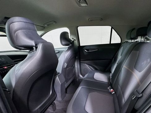 Used 2025 Kia Niro LX image 24