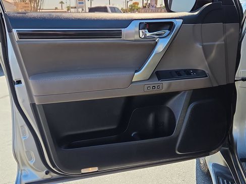 Used 2023 Lexus GX 460 Premium w/ Accessory Package AWD/4WD image 13