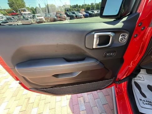 Used 2021 Jeep Wrangler Rubicon AWD/4WD image 10