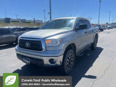 Used 2010 Toyota Tundra 4x4 CrewMax image 3
