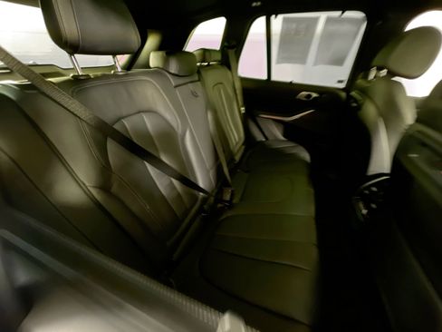 Used 2021 BMW X5 xDrive40i w/ M Sport Package image 27