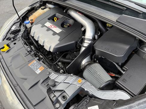 Used 2017 Ford Focus ST FWD image 33