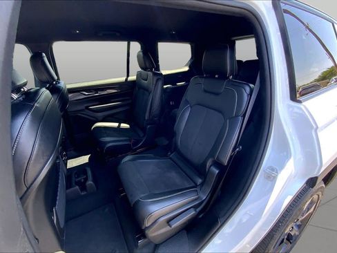 Used 2023 Jeep Grand Cherokee L Laredo AWD/4WD image 21