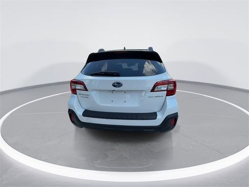 Used 2018 Subaru Outback 2.5i Premium image 7