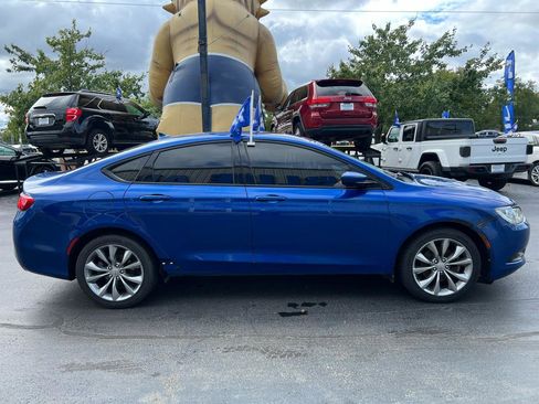 Used 2015 Chrysler 200 S FWD image 7