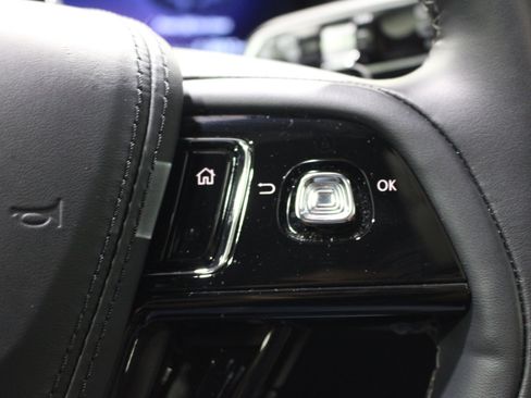 Used 2025 Lincoln Aviator Black Label AWD/4WD image 14