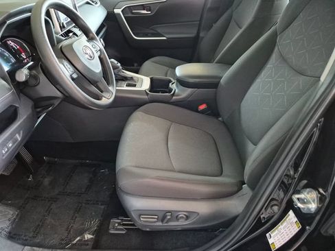 Used 2025 Toyota RAV4 XLE AWD/4WD image 13