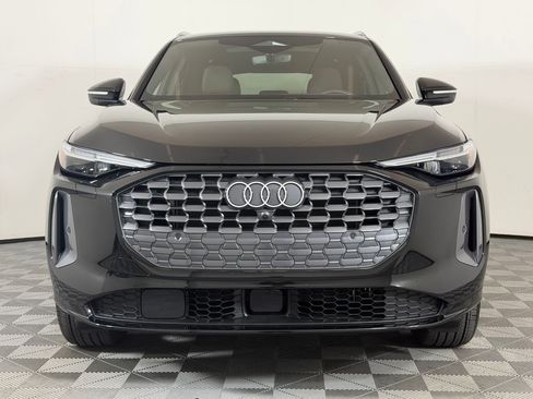 Used 2025 Audi Q5 Premium w/ Premium Plus AWD/4WD image 6
