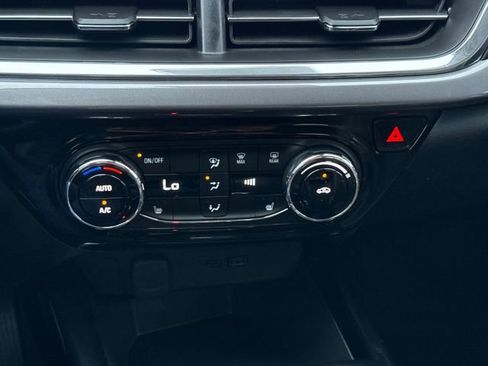 Used 2025 Chevrolet Trax ACTIV w/ Driver Confidence Package image 26