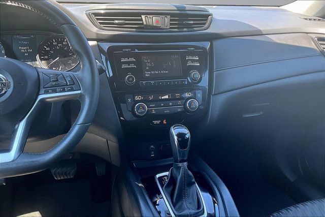 Used 2017 Nissan Rogue SV AWD/4WD image 9