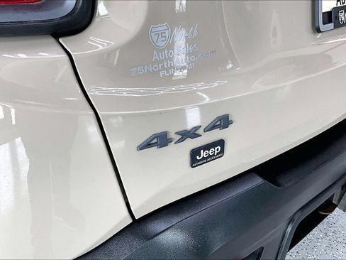 Used 2016 Jeep Renegade Trailhawk AWD/4WD image 25