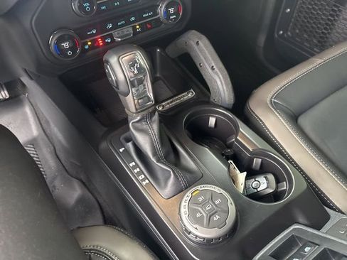 Used 2025 Ford Bronco Outer Banks w/ Sasquatch Package AWD/4WD image 13