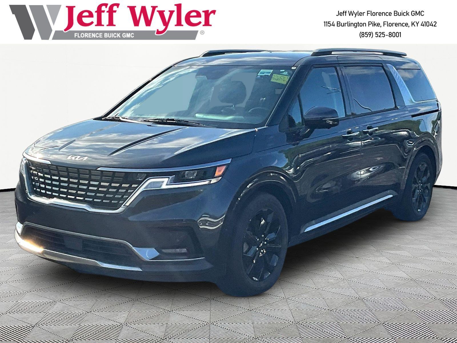 Used 2023 Kia Carnival SX FWD image 1