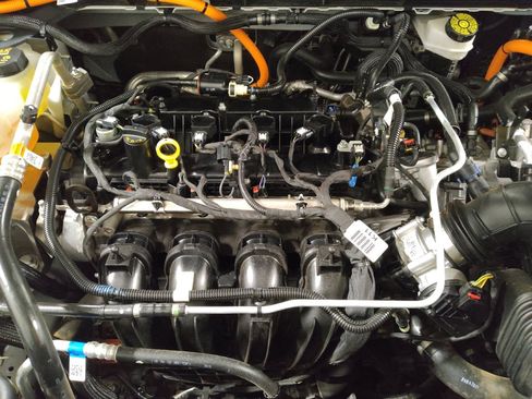 Used 2020 Ford Escape SE Sport image 30