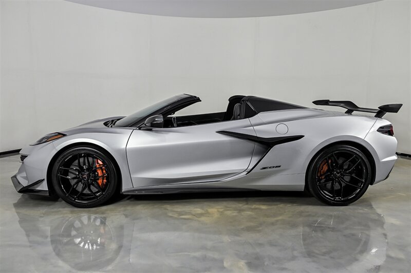 Used 2026 Chevrolet Corvette Z06 RWD image 6