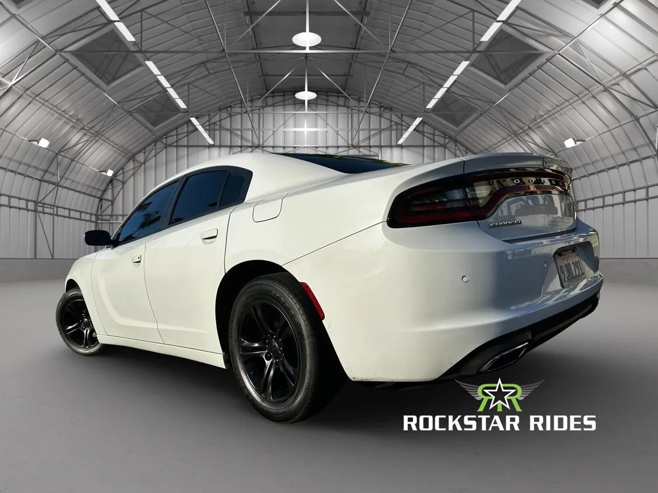 Used 2020 Dodge Charger SXT RWD image 4