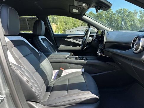 Used 2024 Chevrolet Blazer EV LT image 27