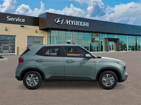 New 2026 Hyundai Venue SE image 7