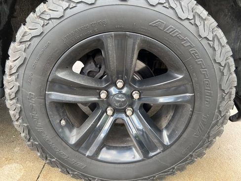 Used 2017 RAM 1500 Sport w/ Black Ram 1500 Sport Group image 7