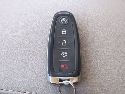 Used 2019 Ford Escape Titanium image 29