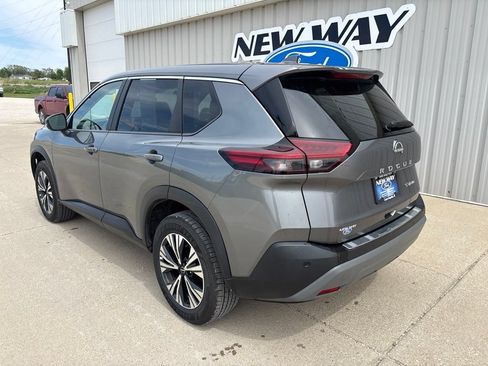 Used 2022 Nissan Rogue SV AWD/4WD image 6