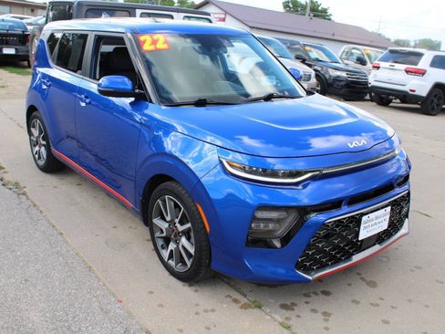 Used 2022 Kia Soul Turbo FWD image 2